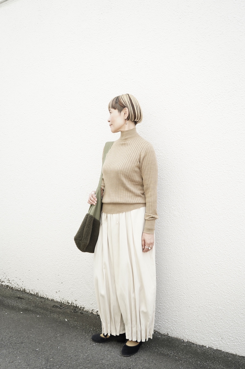 SUSURI ポエータハイネックセーター annabelle