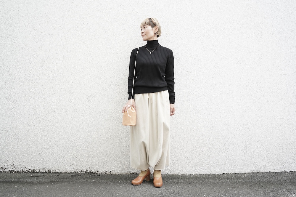 SUSURI ポエータハイネックセーター annabelle