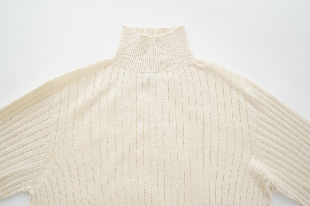 SUSURI ポエータハイネックセーター annabelle